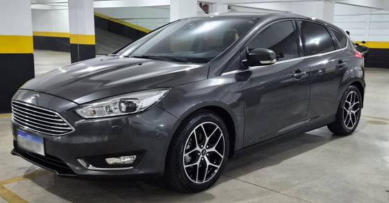 FORD FOCUS 2.0 TITANIUM PLUS 16V FLEX 4P POWERSHIFT FORD FOCUS 2.0 TITANIUM PLUS 16V FLEX 4P POWERSHIFT